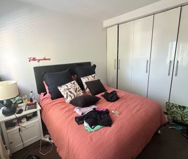 St Kilda East - Photo 5