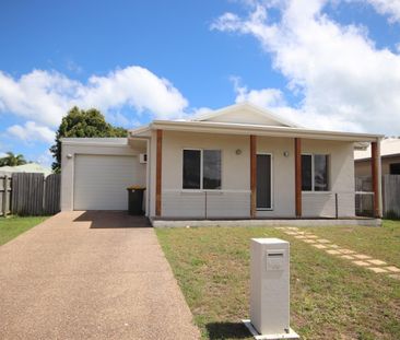 Charming Family Home in Bushland Beach - Photo 5