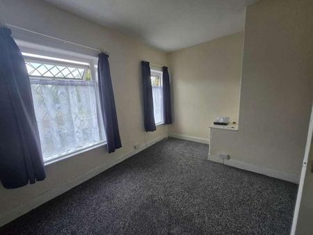 Victoria Road, Dewsbury, WF12 - Photo 3