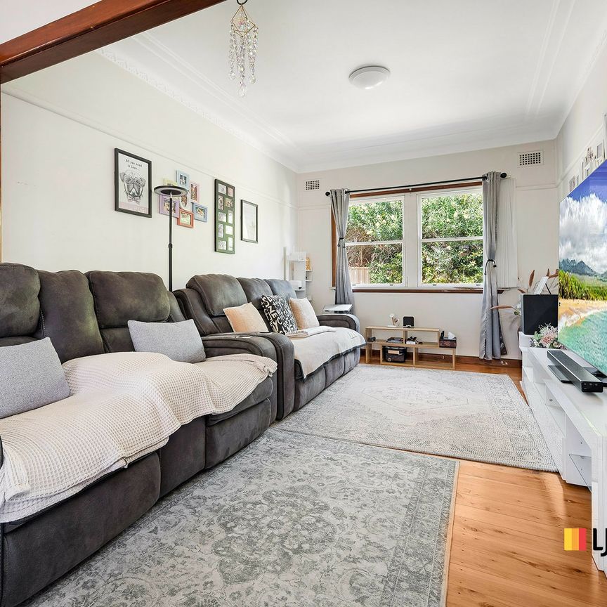 2 Bedroom Home In Convenient Location! - Photo 1