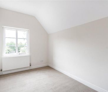 4 bedroom semi-detached house to rent - Photo 4
