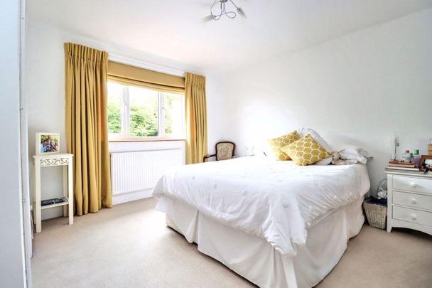 5 bedroom detached house to rent - Photo 1