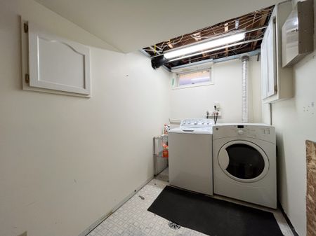 Bright 4 Bedroom Home With Massive Fenced Yard In Sherwood Park - Photo 3