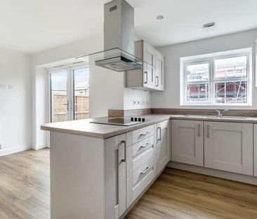 Taylor Lane, Preston, PR4 - Photo 1