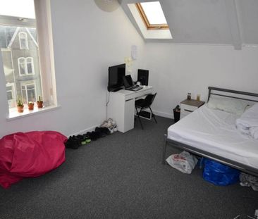 6 bedroom house to rent - Photo 2