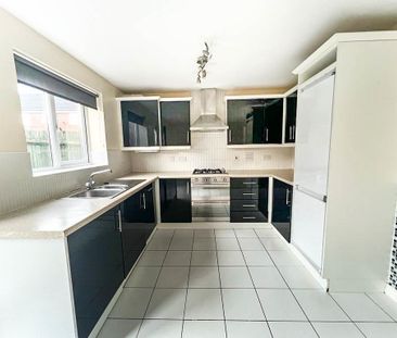 3 bedroom semi-detached house to rent - Photo 6