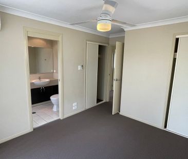 Dreamy Dual-Level Living in Upper Coomera! - Photo 2