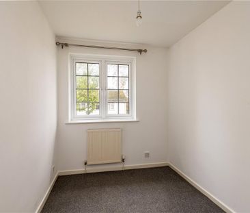 3 bedroom end of terrace house to rent - Photo 1