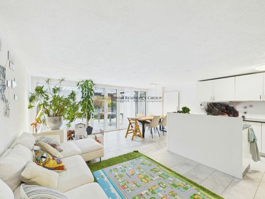 Modern 5.5-room single-family house in a row with an exclusive garden gem - Photo 1