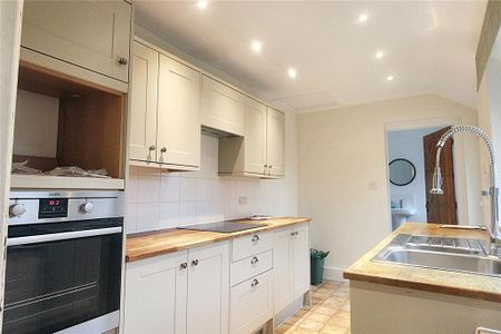 3 bedroom semi-detached house to rent - Photo 4