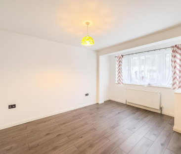 4 bedroom terraced house to rent - Photo 1