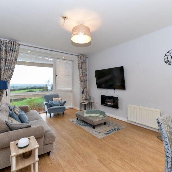 35 Lagmore View Road, Dunmurry, Belfast, BT17 0FR - Photo 1