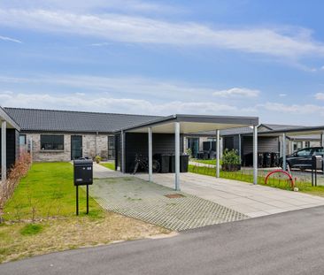 Nyopført ende-rækkehuse med egen have og carport - Foto 3