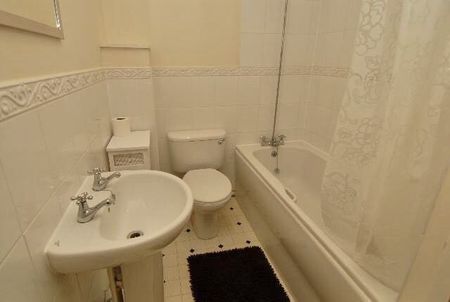 Room in a Shared House, Hardy Road, SW19 - Photo 5