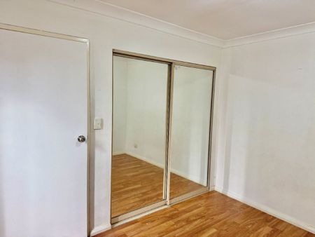 Renovated Town House - Photo 4