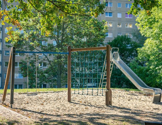 3-Raum-Wohnung mit Balkon und einen Spielplatz im Wohnumfeld - Foto 1