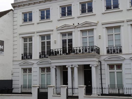 2 bedroom flat to rent - Photo 1