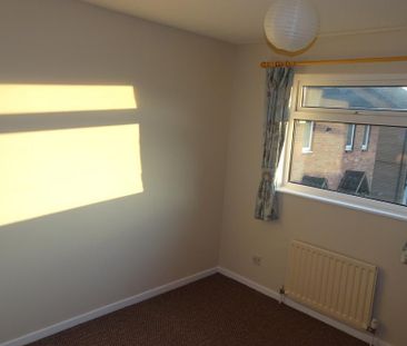 2 bedroom semi-detached house to rent - Photo 4