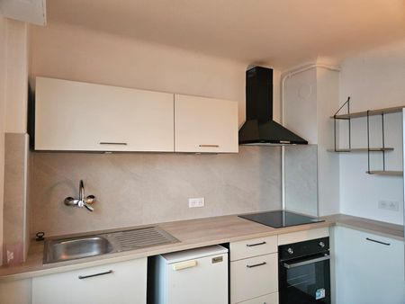 Bel appartement rénové de 30 m² – au calme - Photo 2