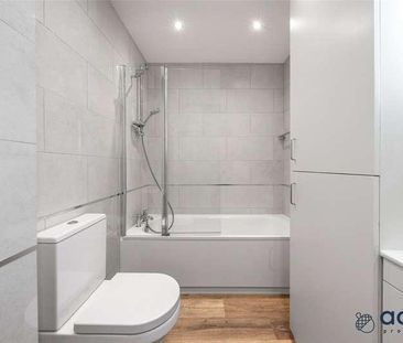 Regents Park Road, London, N3 - Photo 1