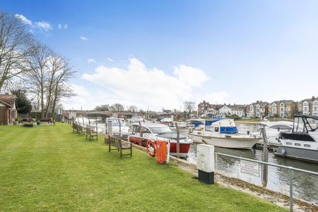Hampton Court Road, East Molesey KT8 - Photo 2