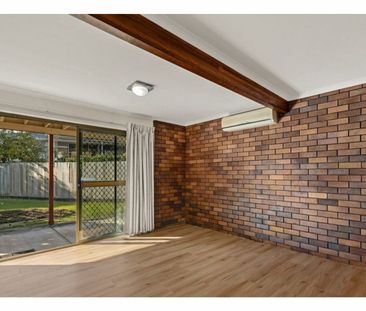 Entire Downstairs Flat - Photo 2