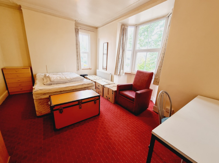 4 Bed Student Accommodation - Photo 2