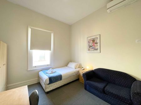 Room 7 (Non Ensuite) - Photo 2