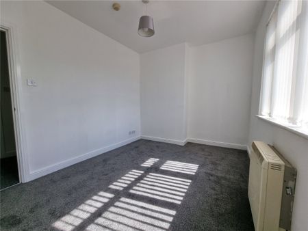 Plains Road, Nottingham, Nottinghamshire, NG3 - Photo 2