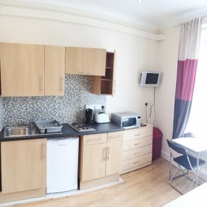 Blythe Road, Shepherds Bush, W14 - Photo 2