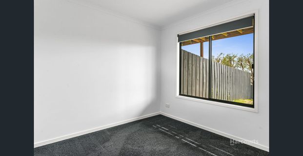 Modern & Contemporary Living With Water Views - Photo 1