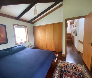 Charming 2BR Home with Lush Garden - Photo 6