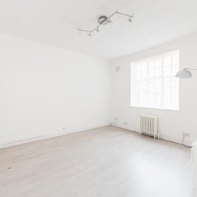 Studio to rent - Photo 1