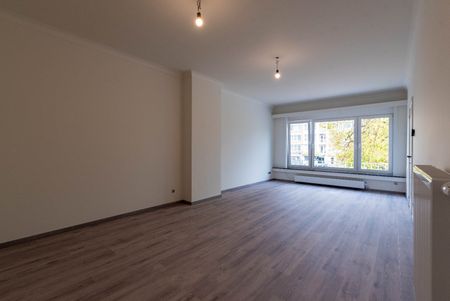 Opgefrist appartement met 2 slaapkamers - Foto 2