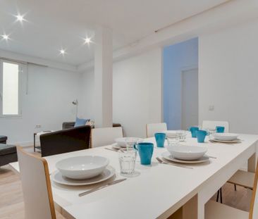 Room with double bed in Fernán Gonzalez Street - Photo 2