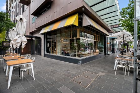 Sought after South Yarra convenience at ILK - Photo 3