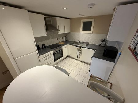 2 bedroom apartment to rent - Photo 3