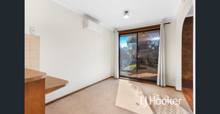 NEAT 3 BEDROOM UNIT IN QUIET COURT LOCATION! - Photo 4