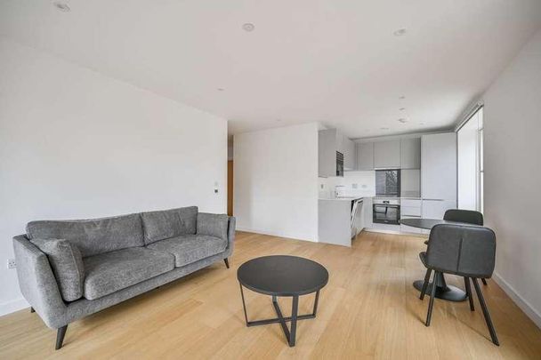 Approach House, Tottenham, N17 - Photo 1