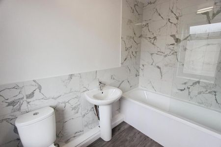 2 bedroom terraced house to rent - Photo 2