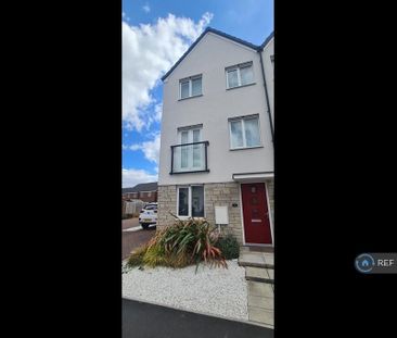 1 bedroom in a house share to rent - Photo 1