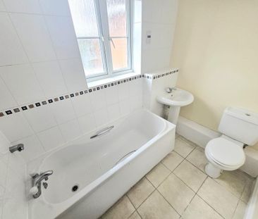 3 bedroom terraced house to rent - Photo 6