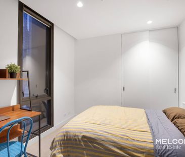 FURNISHED ONE-BEDROOM AT EMPIRE-MELBOURNE - Photo 2