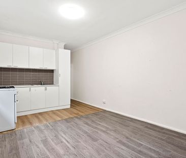 2/18 Flinders Street, - Photo 2