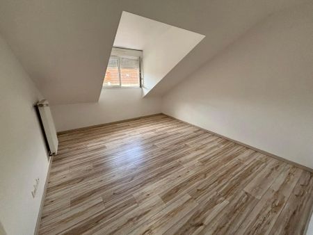 Appartement à louer 5 pièces 85.57m² - Photo 2