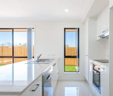 Welcome to Jezebel Street in the charming neighbourhood of Rosewood! - Photo 5