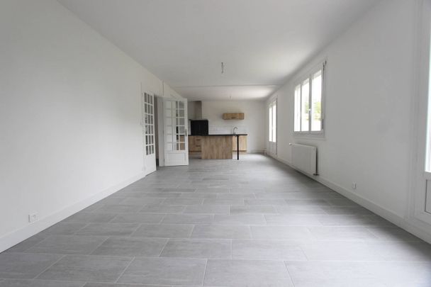 UNE MAISON RÉNOVÉE, AVEC DE BEAUX VOLUMES SUR QUIMPER. - Photo 1