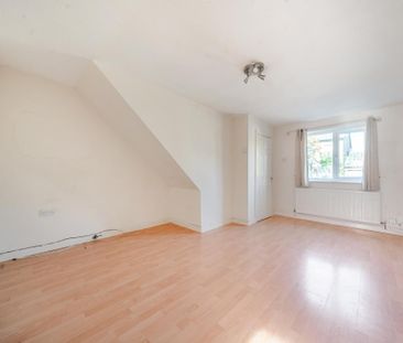 2 bedroom semi-detached house to rent - Photo 5