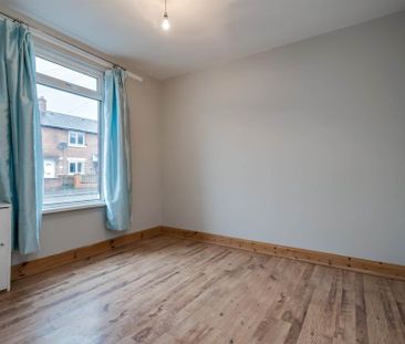 214 Donegall Avenue, BELFAST, BT12 6LY - Photo 2