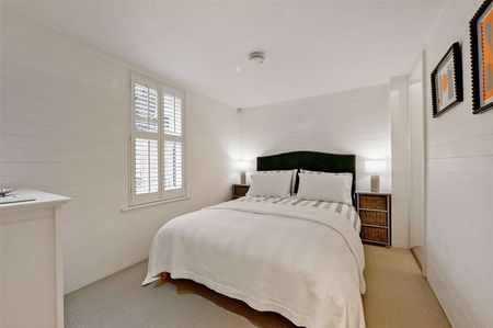 Superb apartment with wonderful views of the River Thames available for Short Let - Photo 4